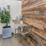 Hill House Hideaway